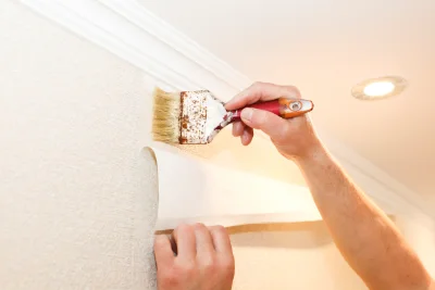 Pose de papier peint à Nivillac — revêtements muraux et toiles de verre